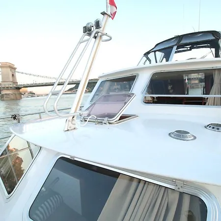 Carpe Diem Botel *